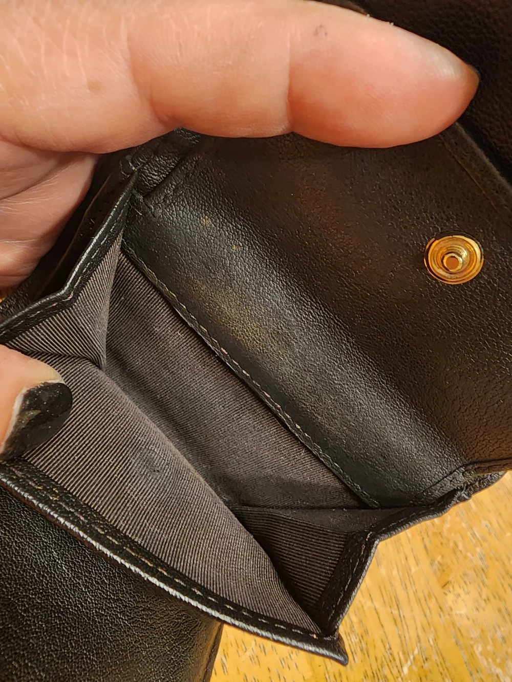 black quilted leather Chanel 2.55 Reissue compact wallet